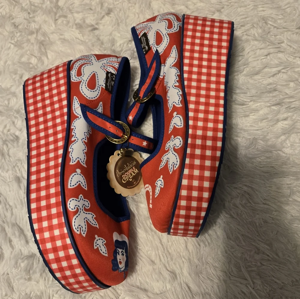 NWT Chocolaticas® Cowgirl Women's Mary Jane Platform Size 41 Color Red/Blue